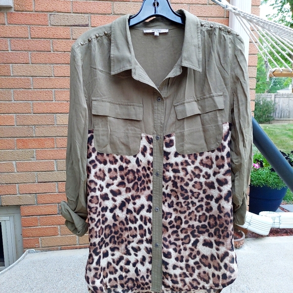 Miss Me Size Small Button Down Shirt - Picture 2 of 5